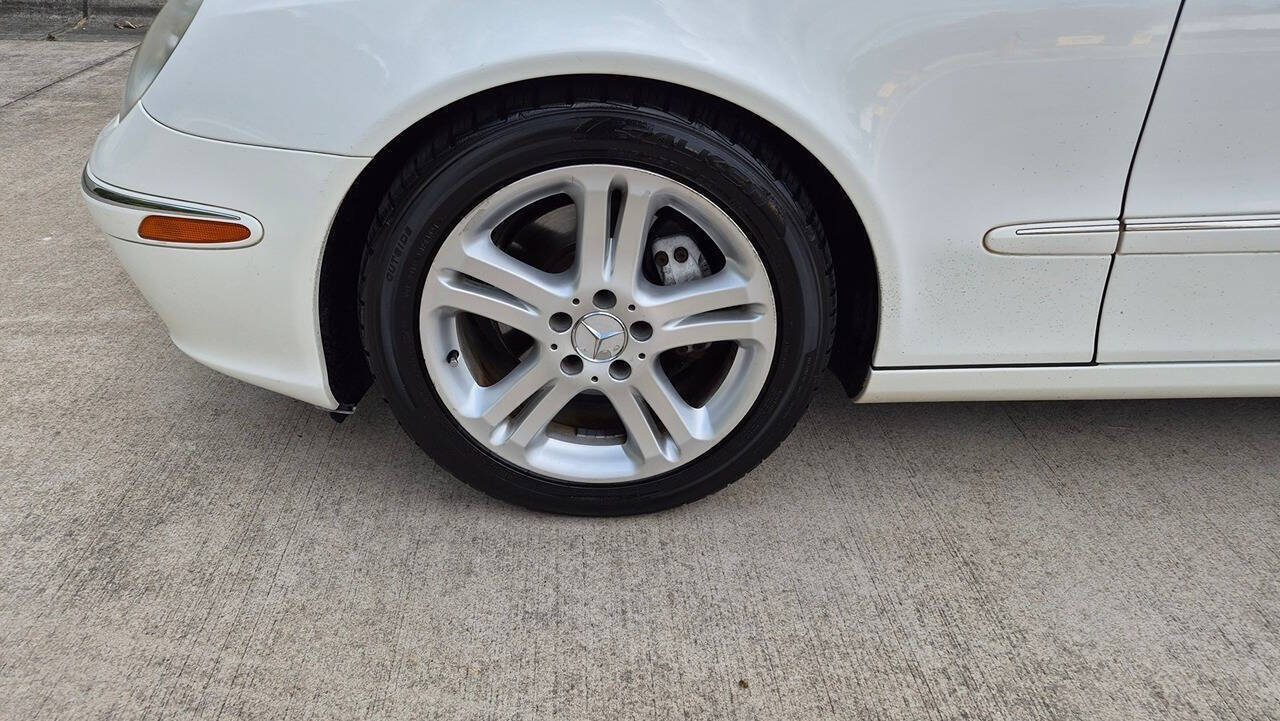 Used 2005 Mercedes-Benz E 500 Sedan image 15