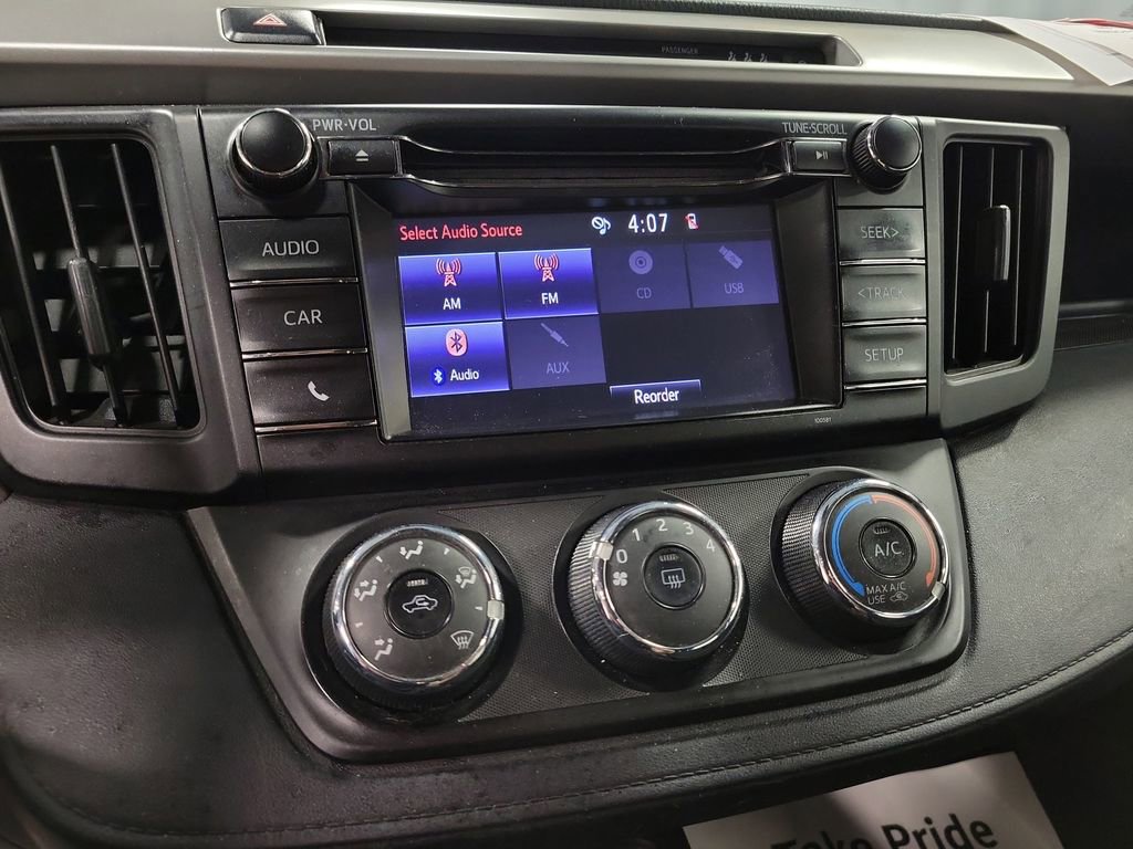 Used 2017 Toyota RAV4 LE image 14