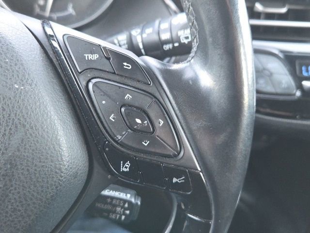 Used 2018 Toyota C-HR XLE FWD image 33
