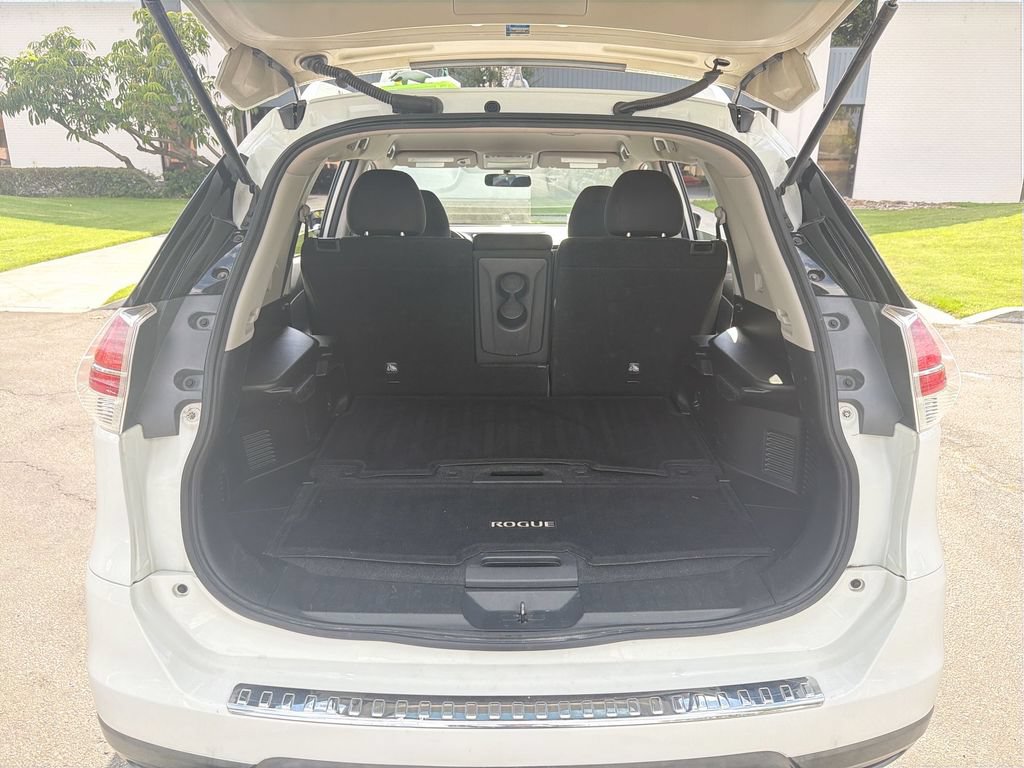 Used 2016 Nissan Rogue SV FWD image 19