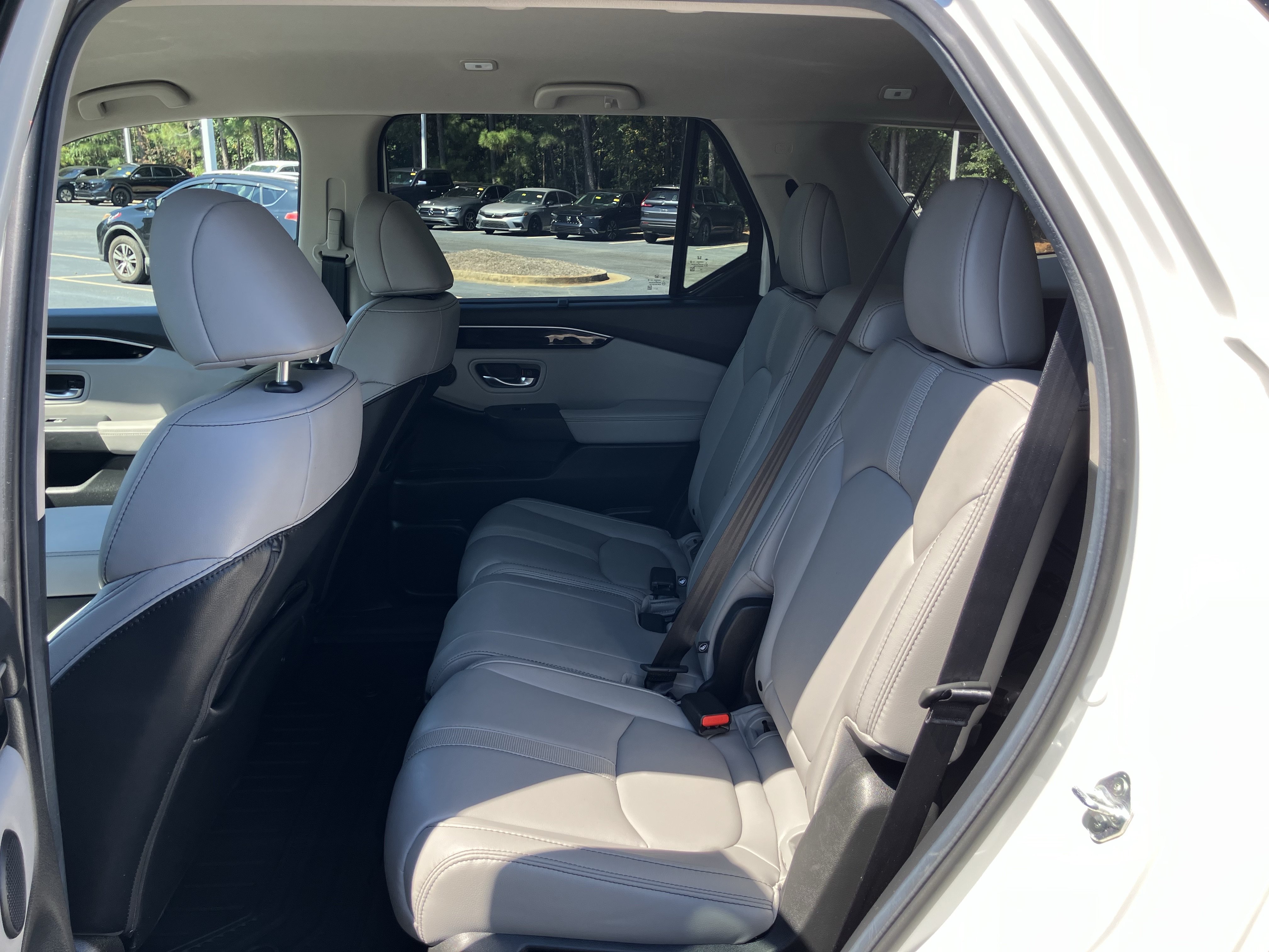 Used 2025 Honda Pilot EX-L image 32