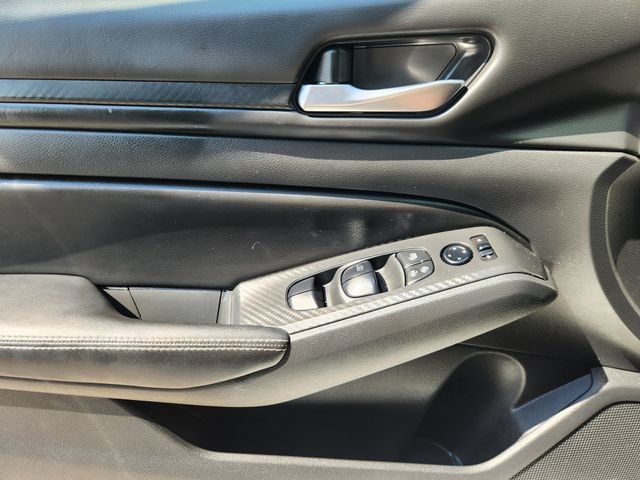 Used 2024 Nissan Altima 2.5 SV FWD image 23