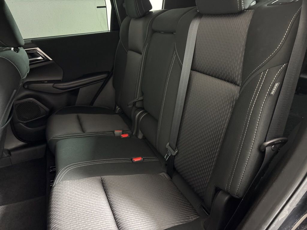 Used 2022 Mitsubishi Outlander ES image 25