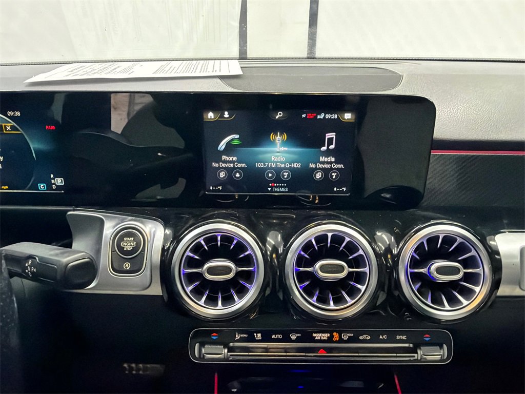 Used 2021 Mercedes-Benz GLB 250 image 31