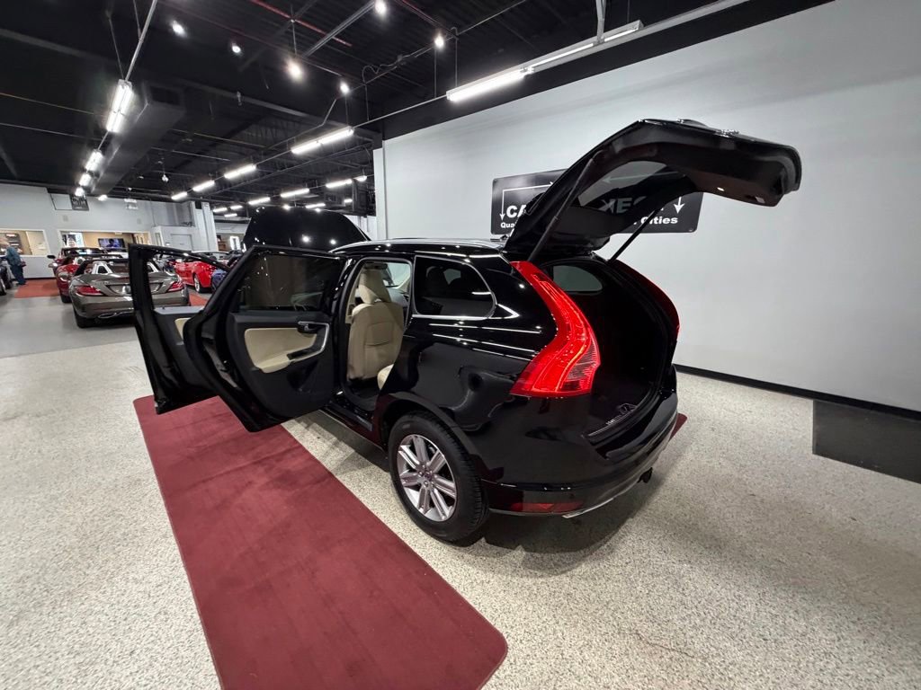 Used 2016 Volvo XC60 T6 w/ Proximity Package AWD/4WD image 41