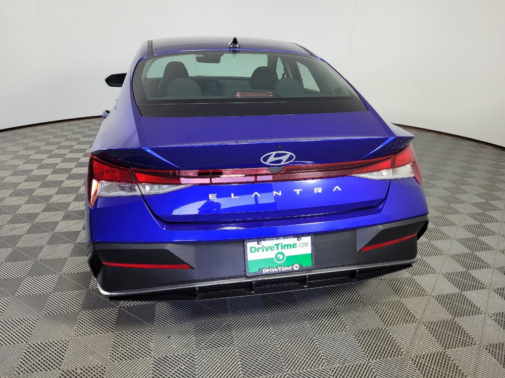 Used 2024 Hyundai Elantra SE FWD image 6
