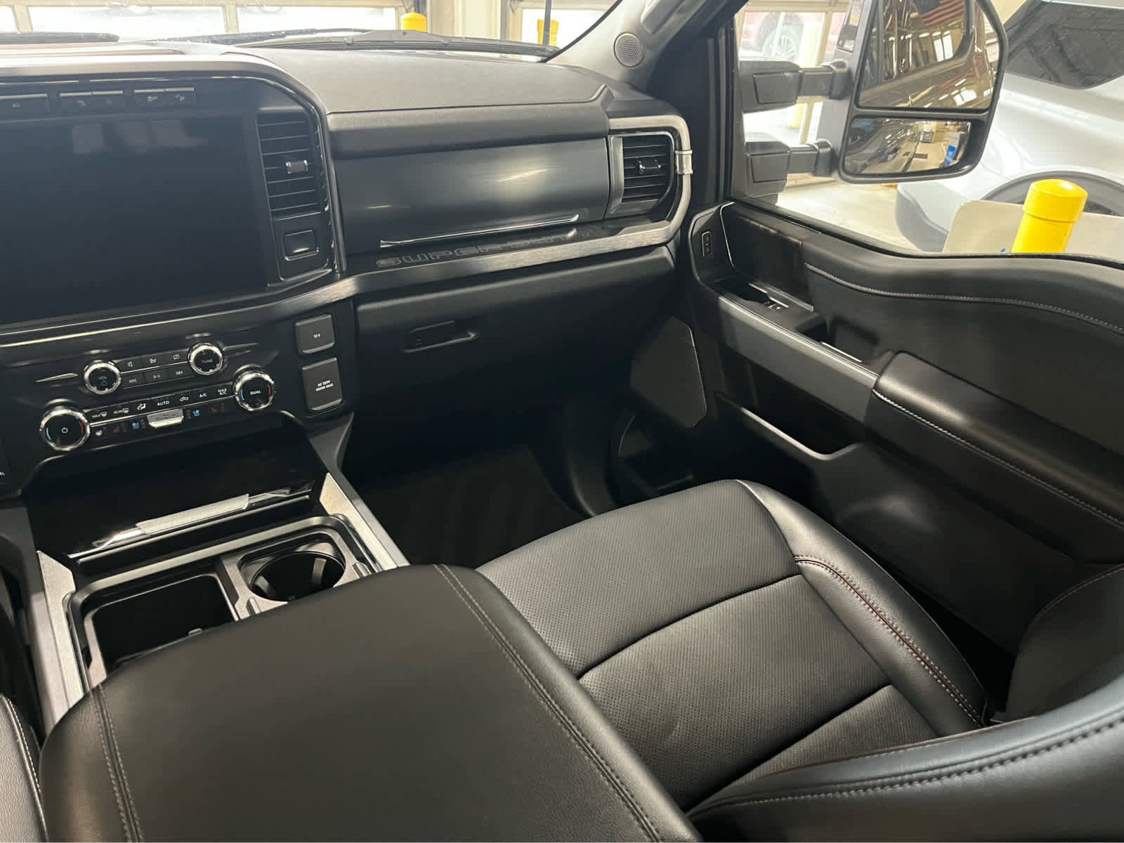 Used 2024 Ford F250 Lariat w/ Lariat Ultimate Package image 13