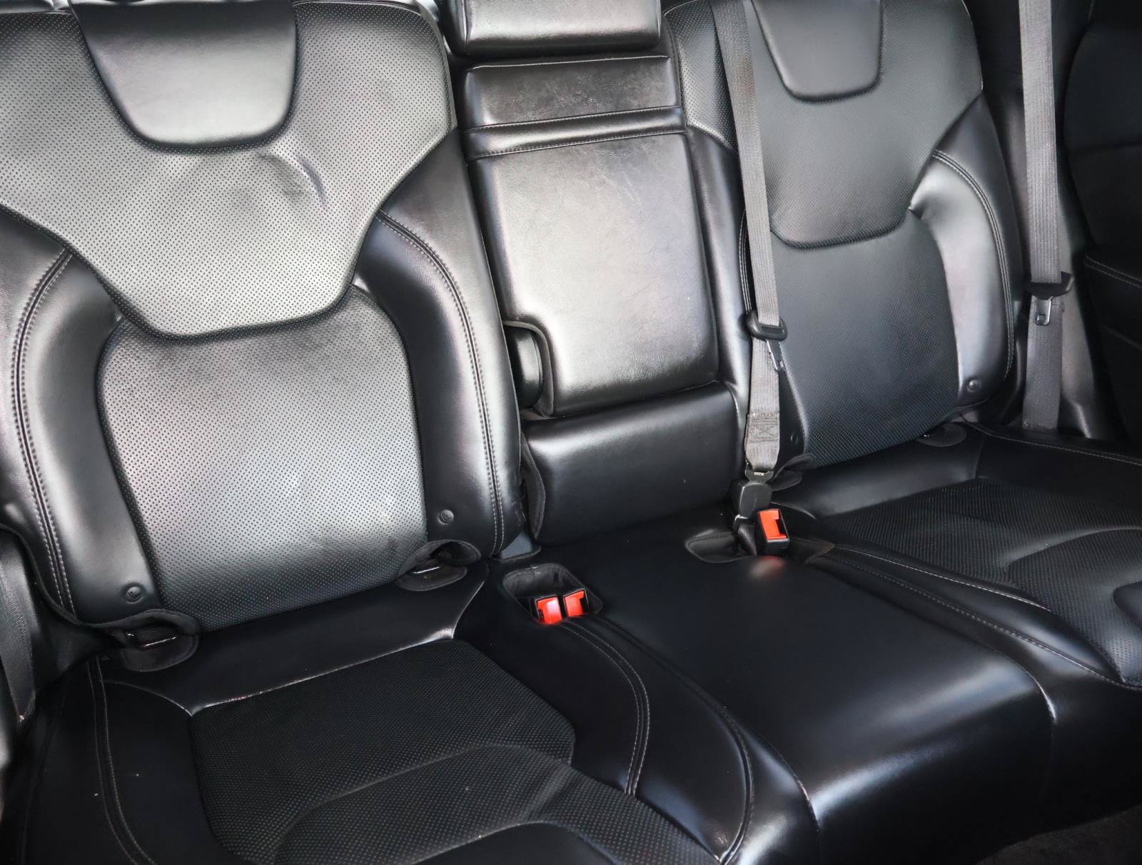 Used 2019 Jeep Cherokee Limited w/ Technology Group FWD image 20