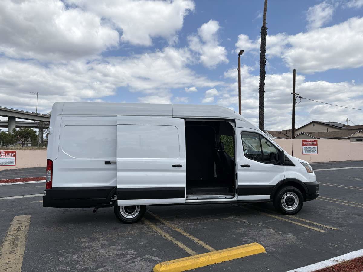 Used 2023 Ford Transit 250 148 High Roof Extended w/ Load Area Protection Package RWD image 41