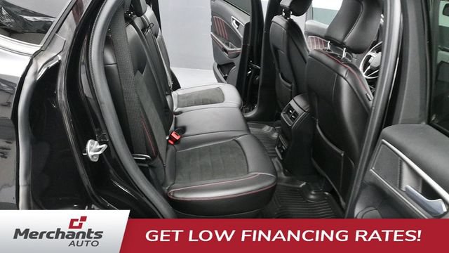 Used 2022 Ford Edge ST-Line w/ Class II Trailer Tow Package AWD/4WD image 17