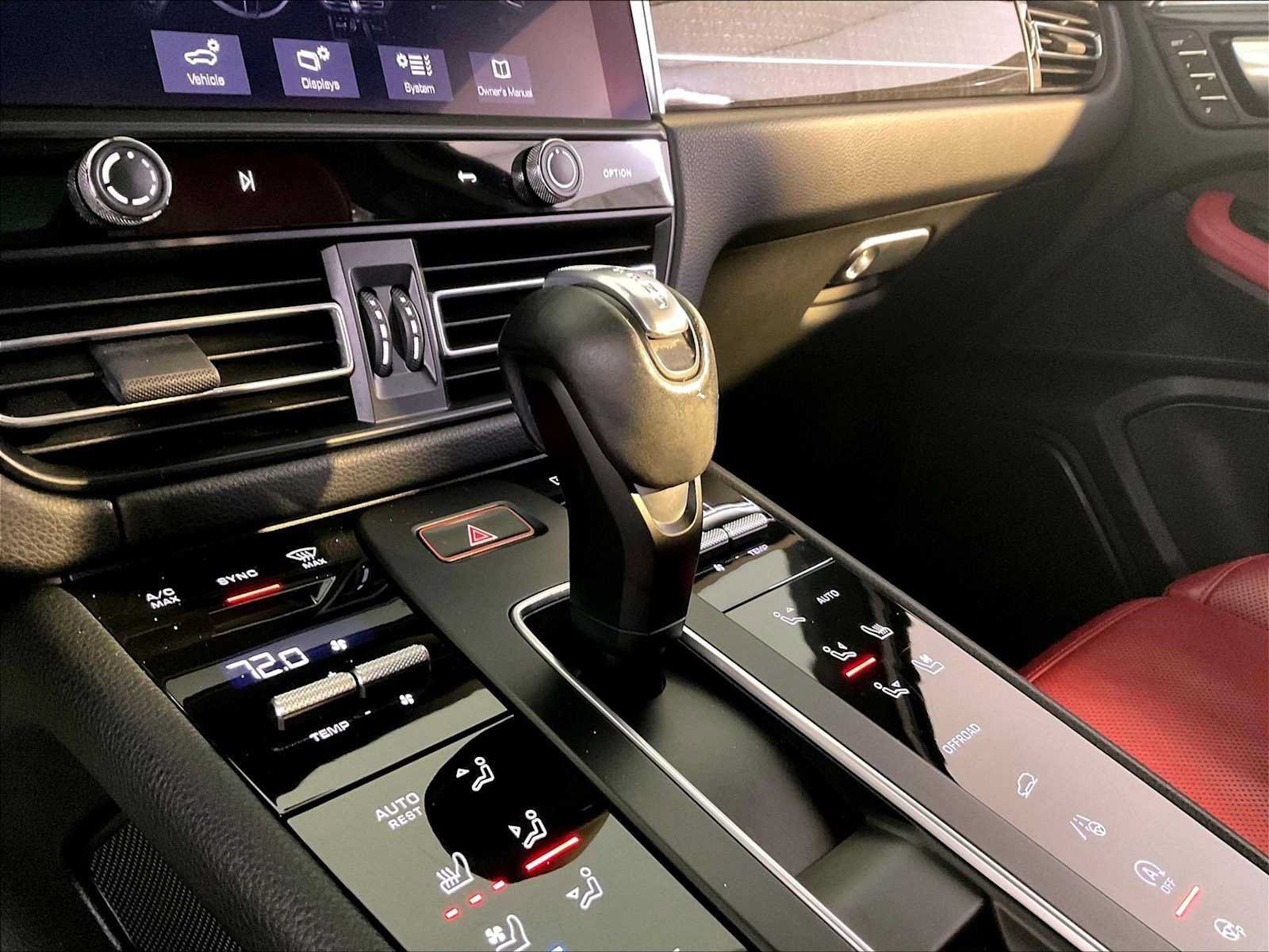 Certified 2023 Porsche Macan S AWD/4WD image 17
