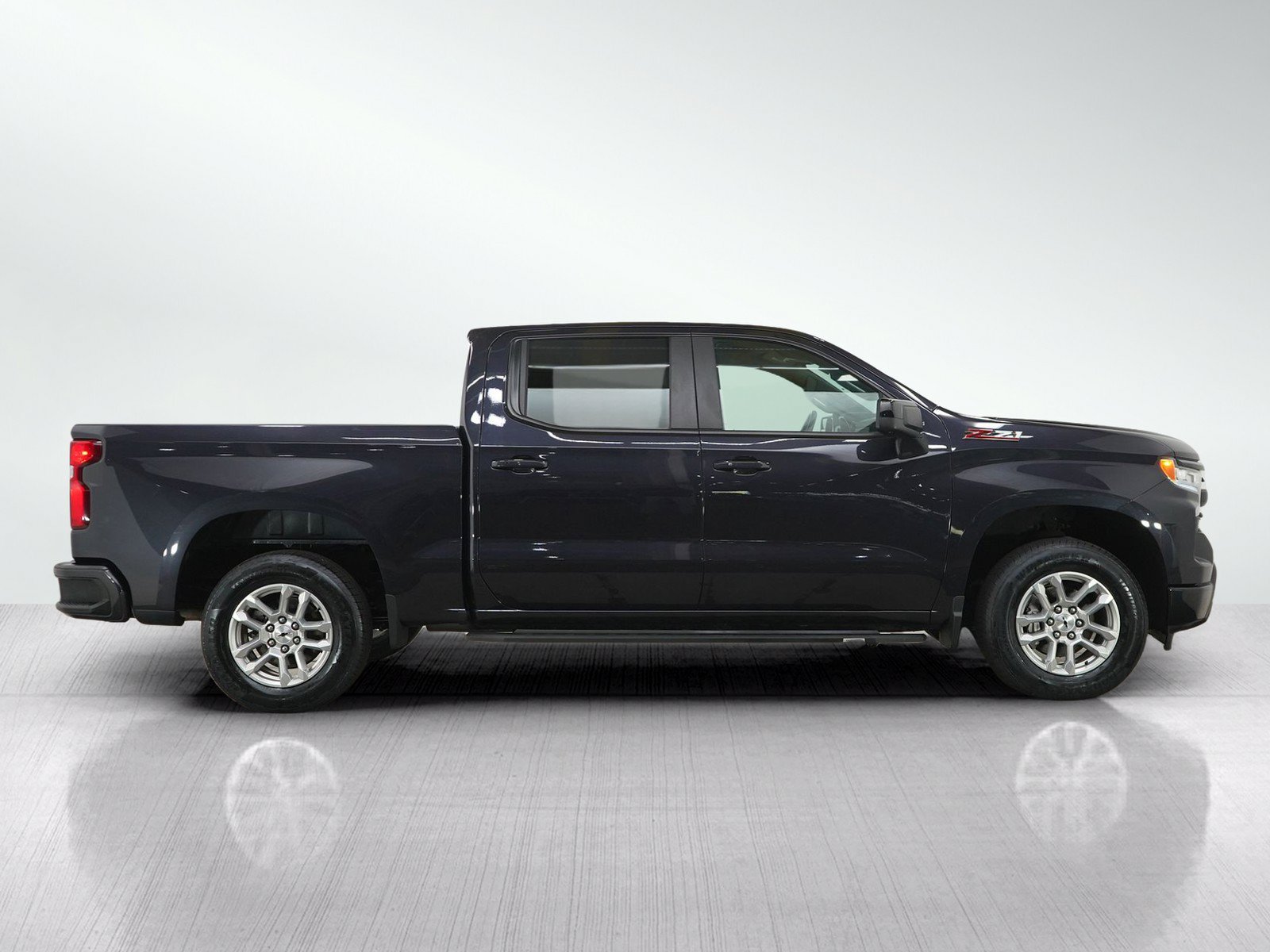 Used 2024 Chevrolet Silverado 1500 RST w/ Z71 Off-Road Package AWD/4WD image 6