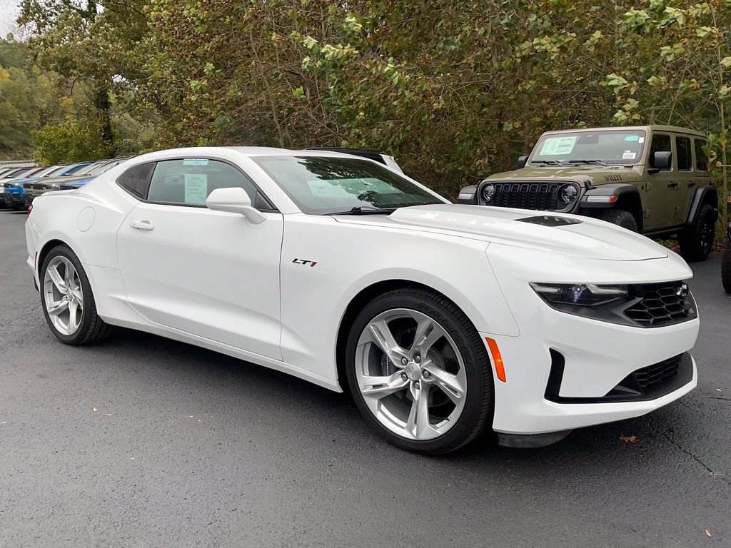 Used 2022 Chevrolet Camaro LT RWD image 7