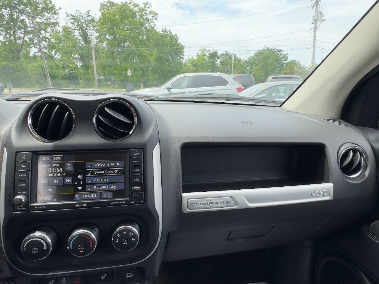 Used 2015 Jeep Compass Latitude AWD/4WD image 17