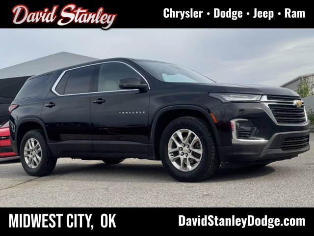 Used 2023 Chevrolet Traverse LS image 1
