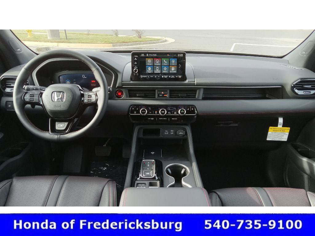 Certified 2025 Honda Pilot Black Edition image 11