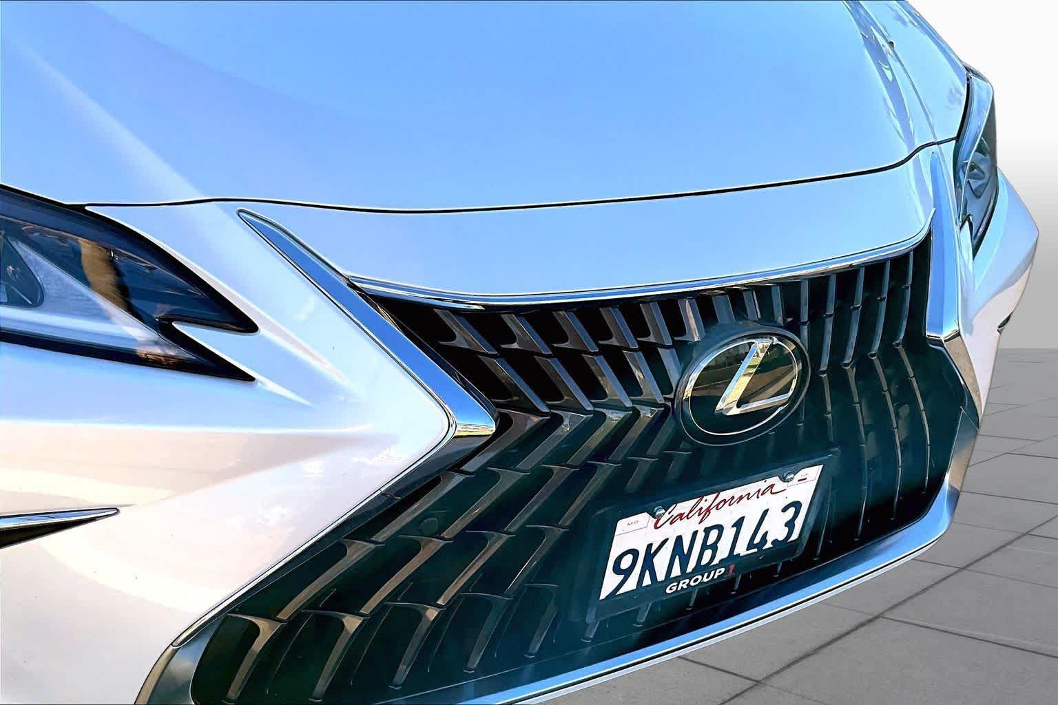 Certified 2024 Lexus ES 350 w/ Premium Package FWD image 28