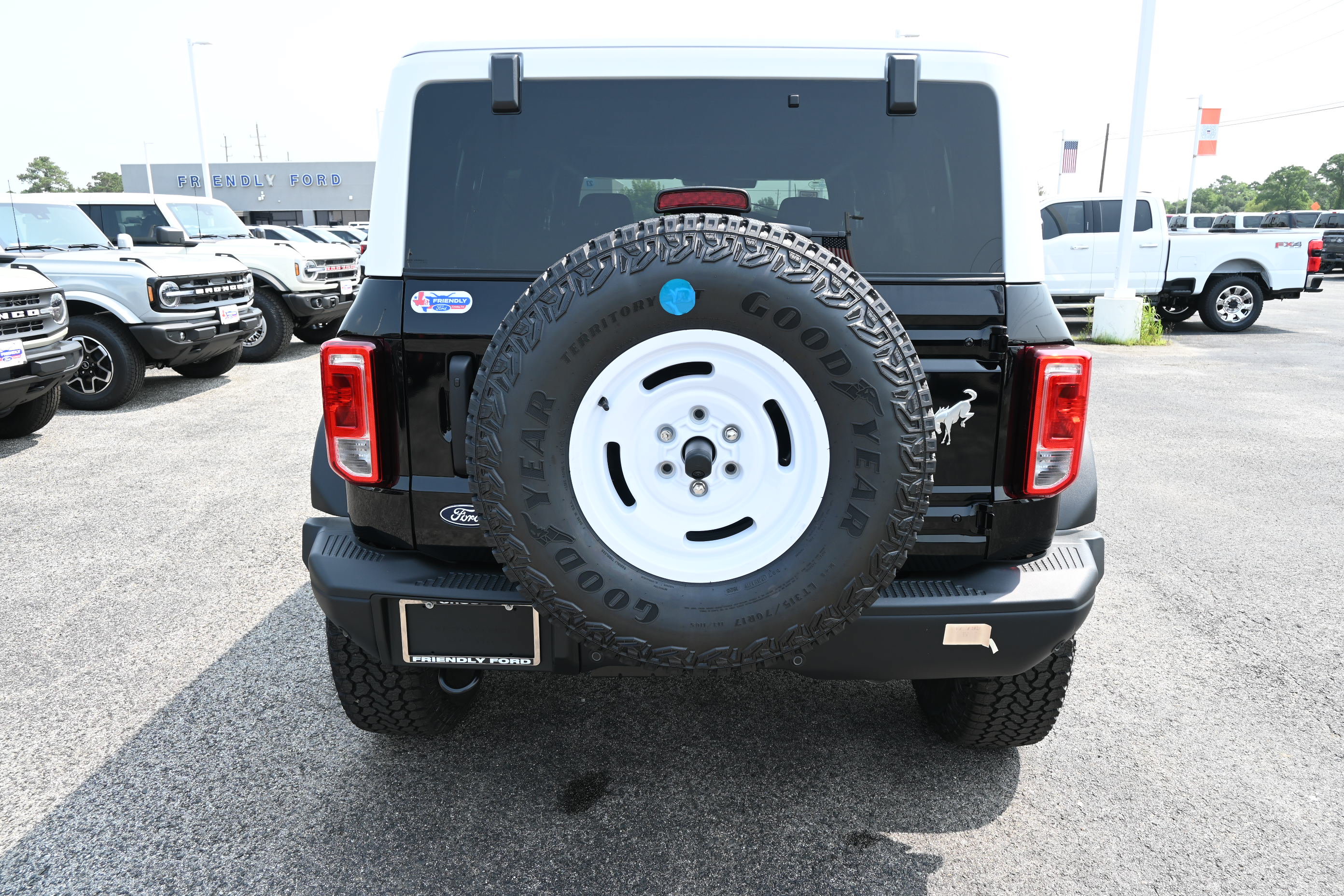 New 2026 Ford Bronco Heritage Edition AWD/4WD image 4