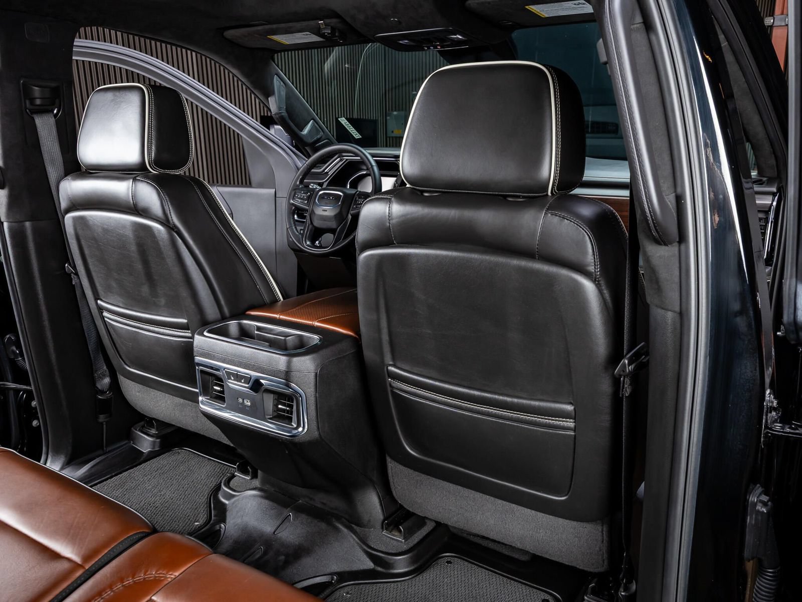 Used 2024 GMC Sierra 3500 Denali Ultimate AWD/4WD image 43
