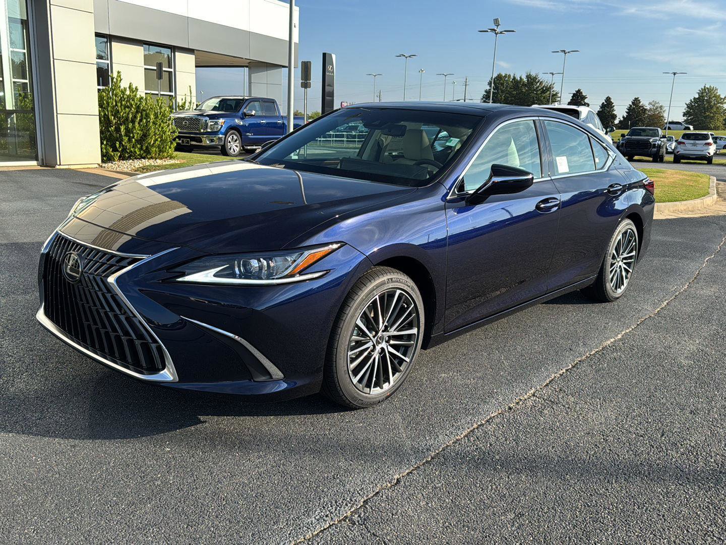 New 2025 Lexus ES 350 w/ Premium Package video 1