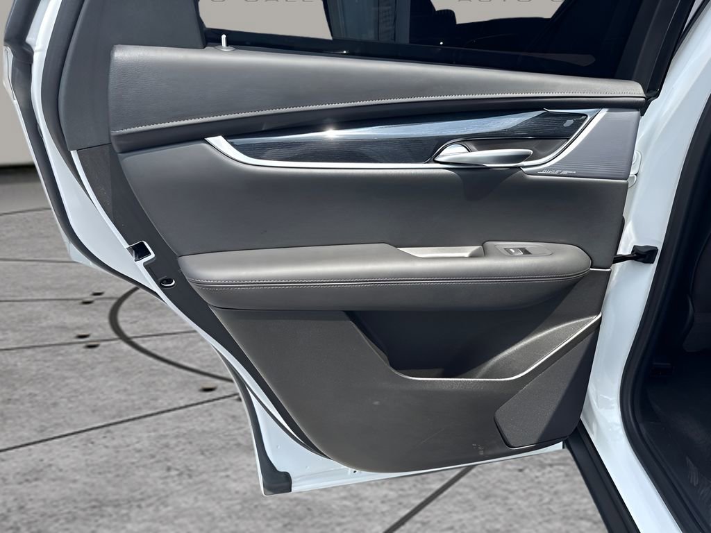 Used 2025 Cadillac XT5 Premium Luxury FWD image 29
