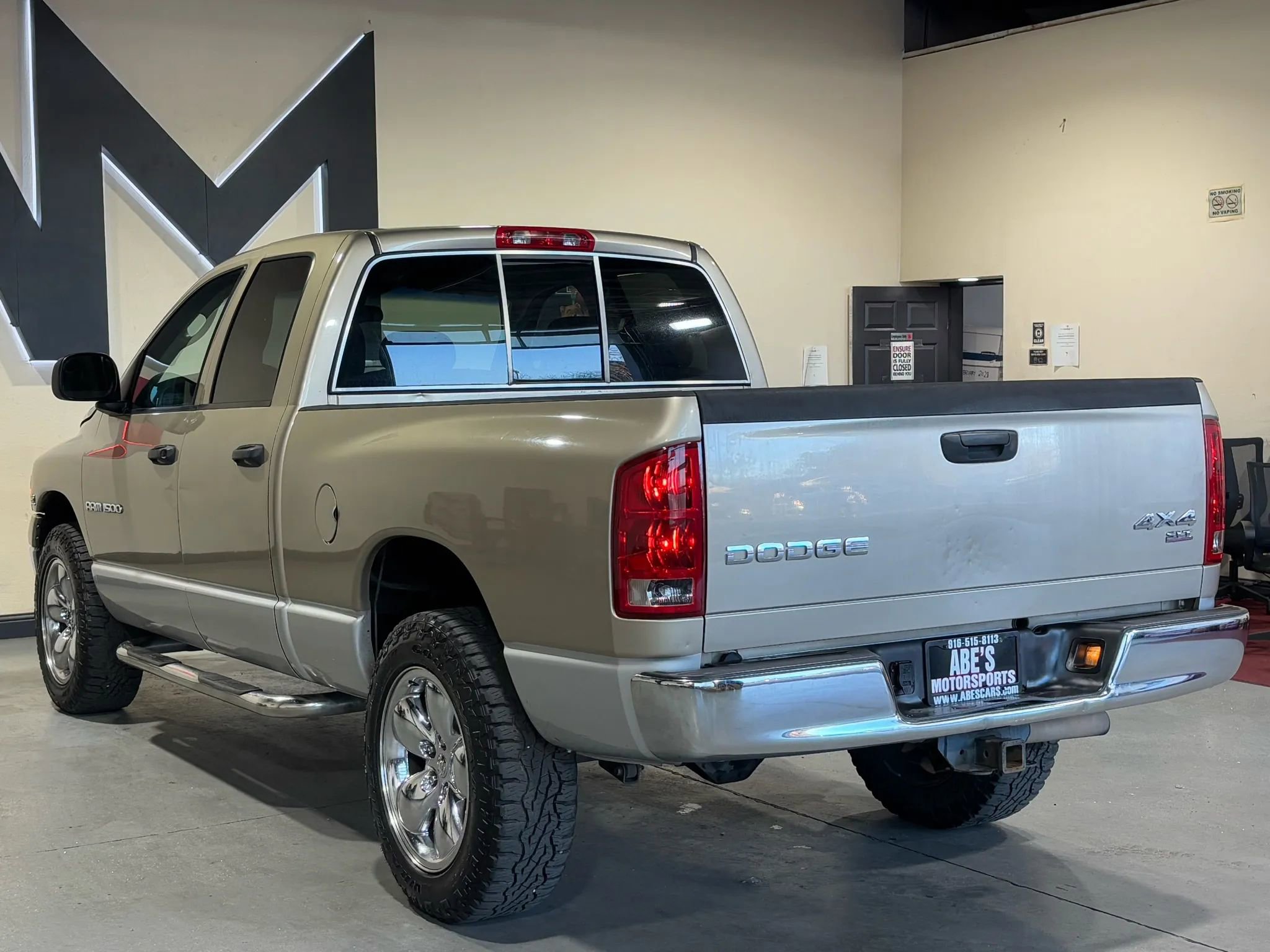 Used 2004 Dodge Ram 1500 Truck SLT w/ Trailer Tow Group AWD/4WD image 7