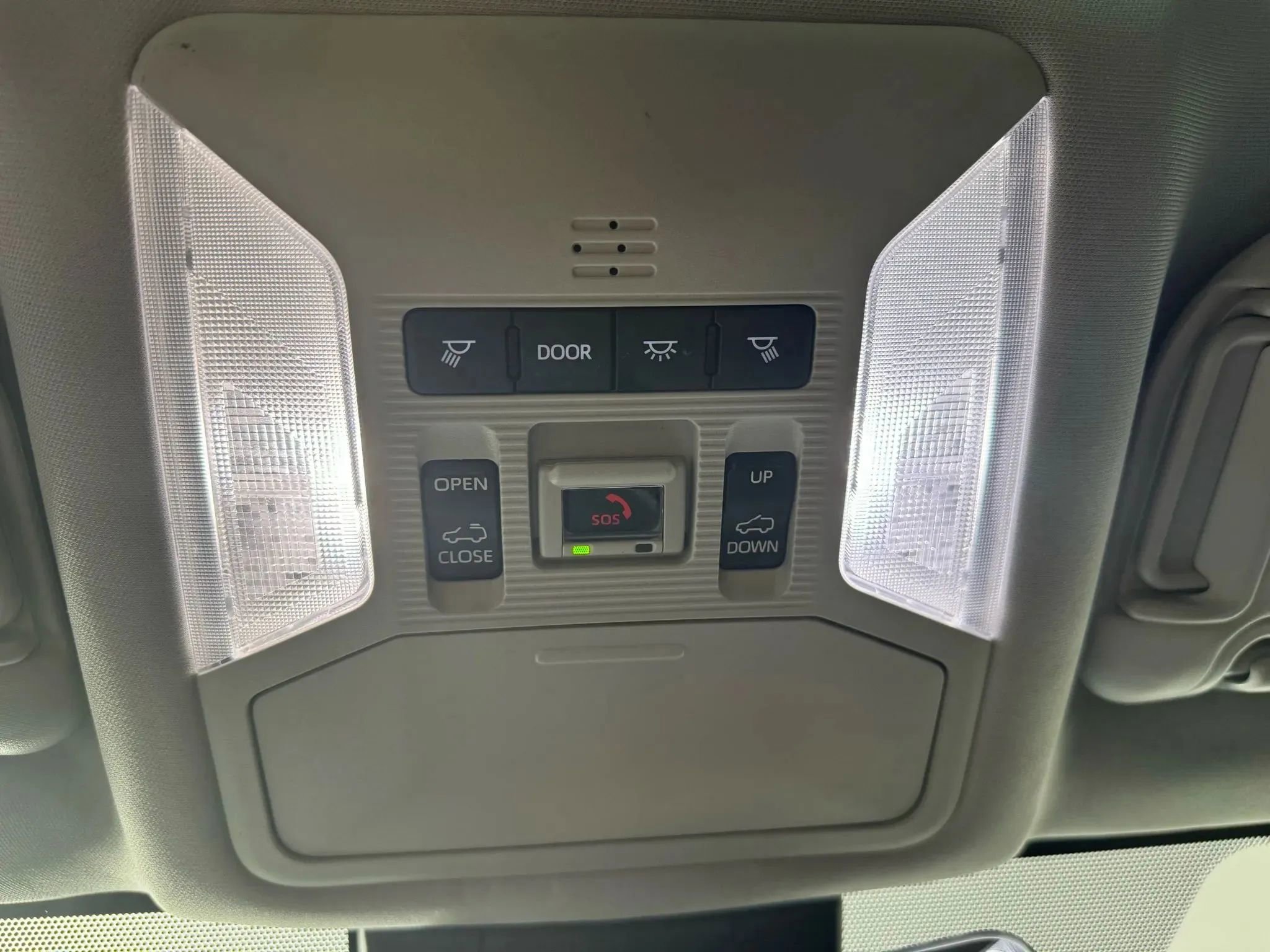 Used 2025 Toyota RAV4 Limited image 24