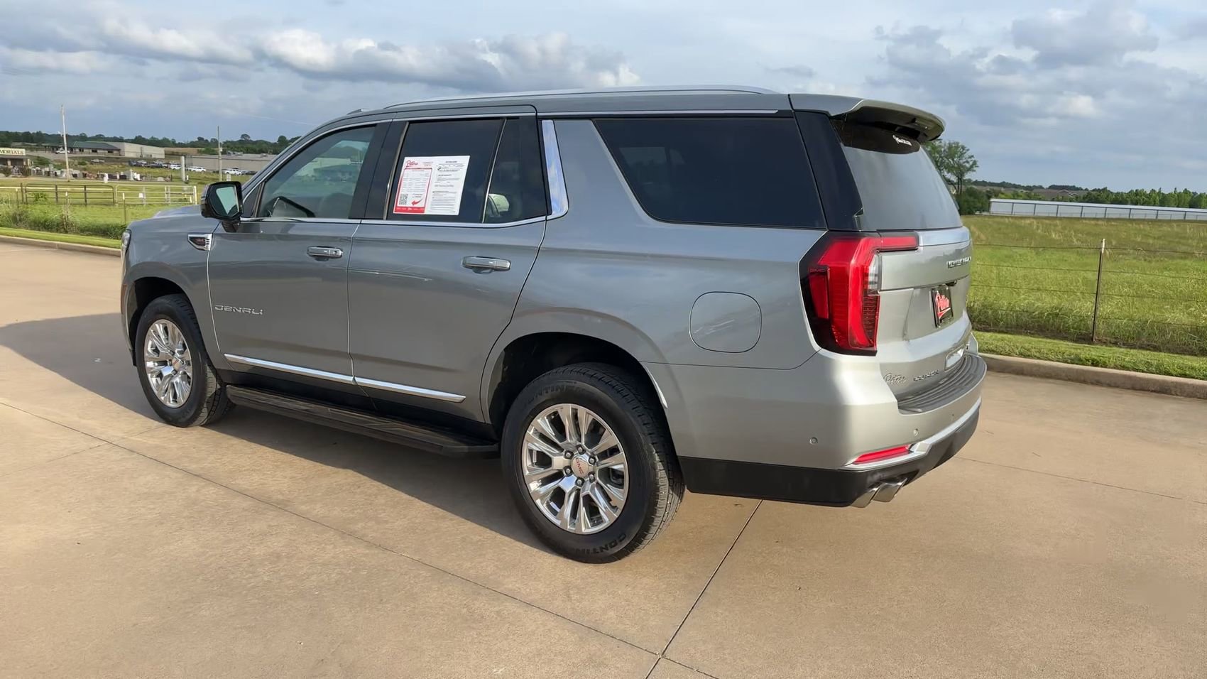 Certified 2025 GMC Yukon Denali AWD/4WD image 7