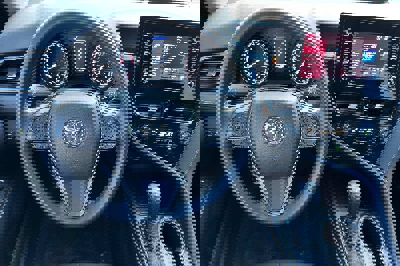 Used 2023 Toyota Camry SE w/ Convenience Package image 14