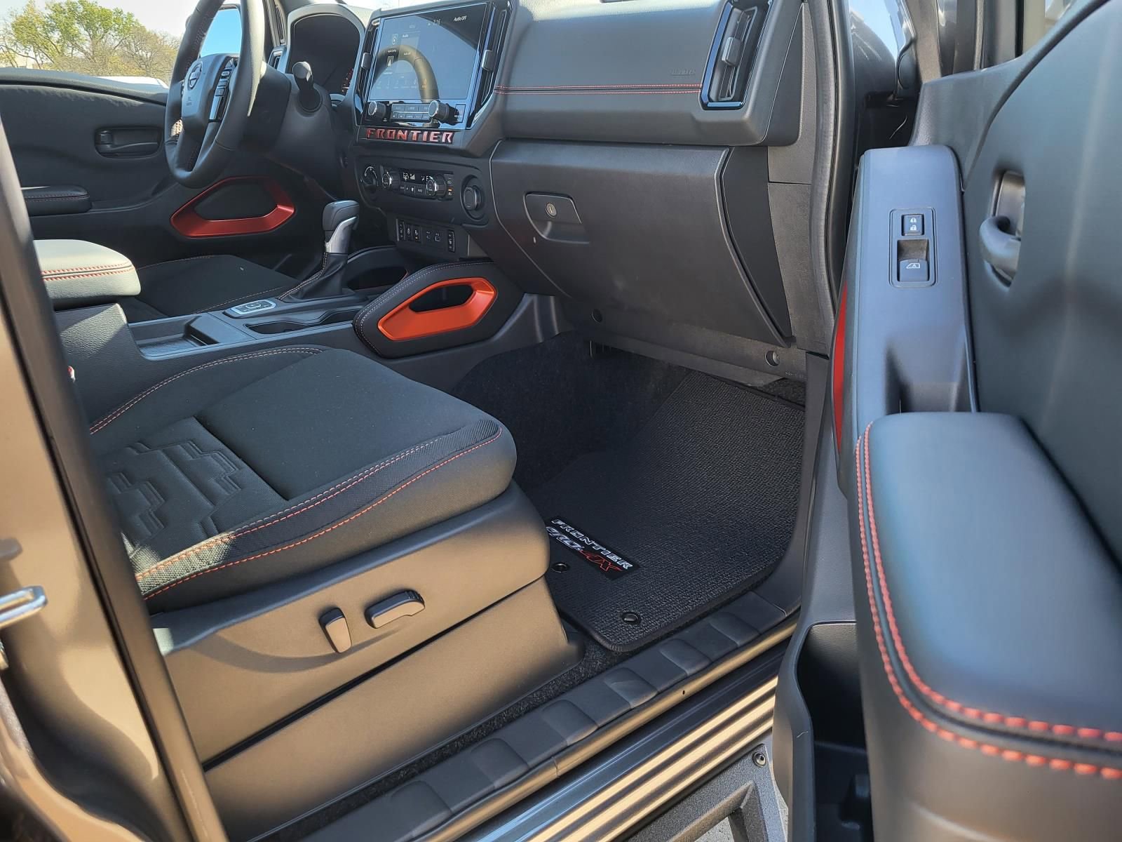 New 2026 Nissan Frontier PRO-4X w/ Tow Package image 14