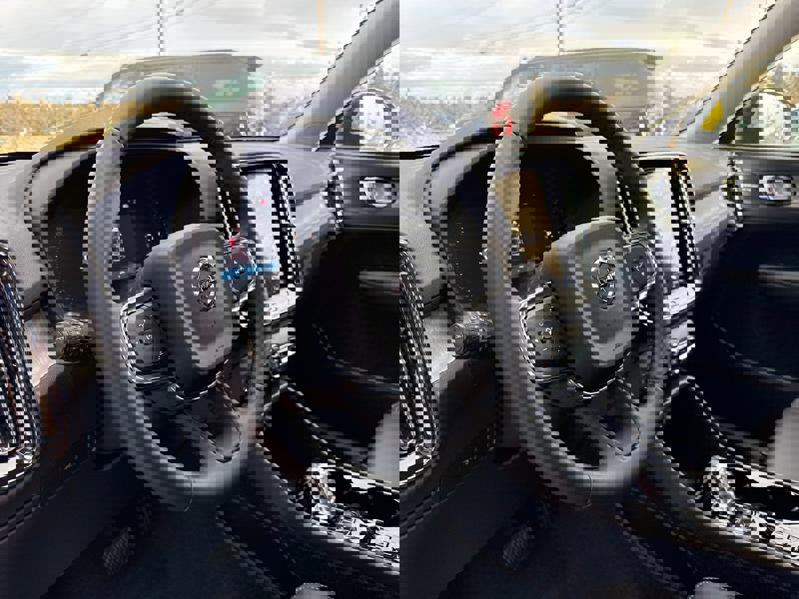 New 2026 Volvo XC40 B5 Plus w/ Protection Package Premier image 19