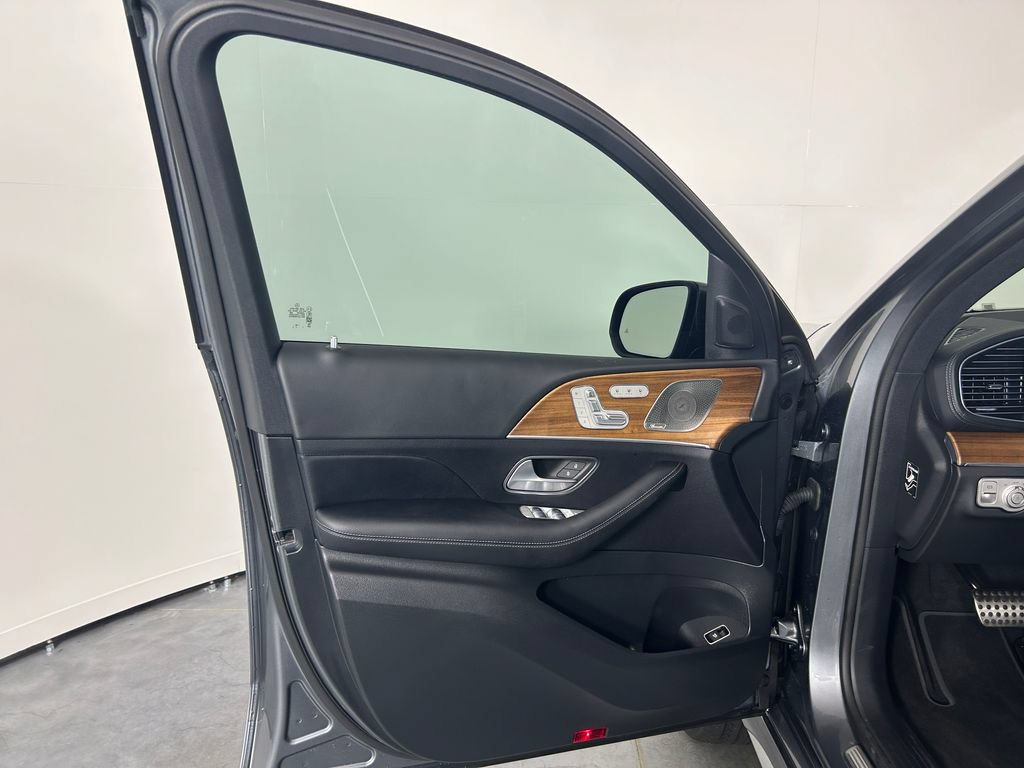 Used 2025 Mercedes-Benz GLS 450 4MATIC image 14