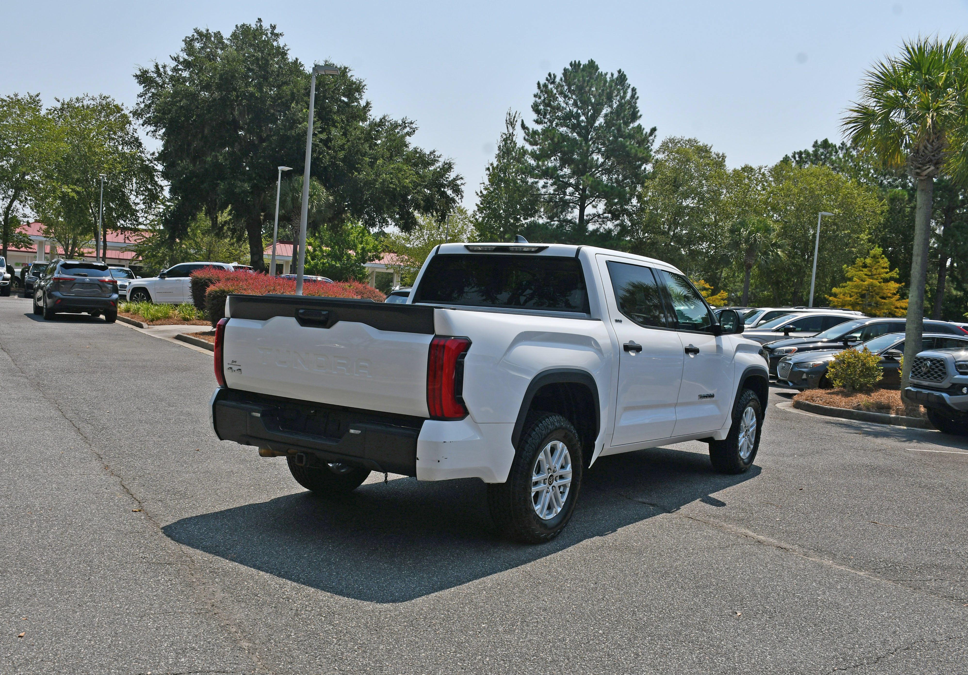 Used 2022 Toyota Tundra SR5 AWD/4WD image 4