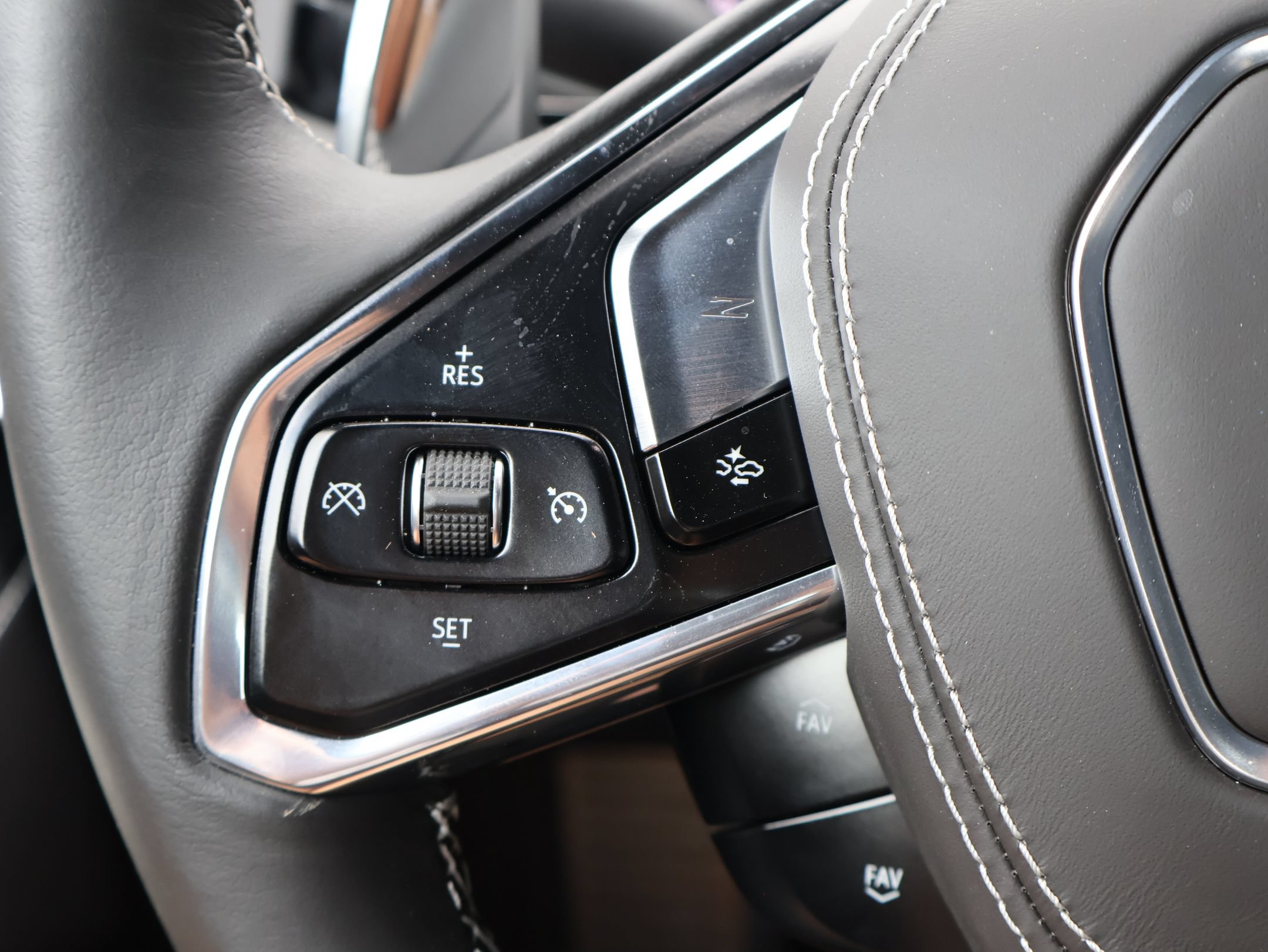 Used 2025 Chevrolet Corvette Z06 RWD image 14