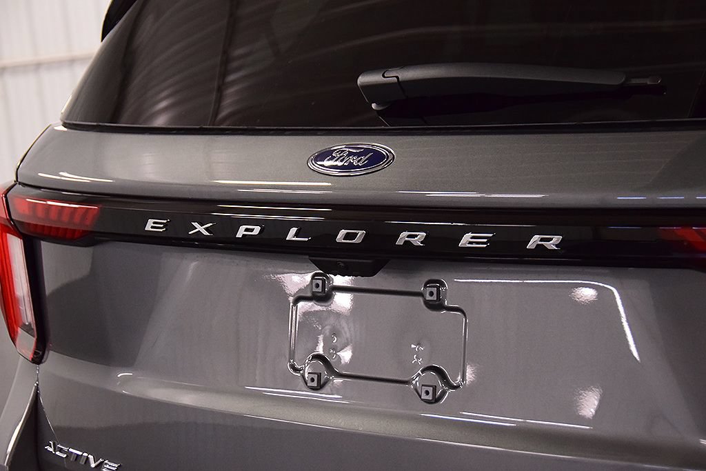 New 2026 Ford Explorer Active AWD/4WD image 11