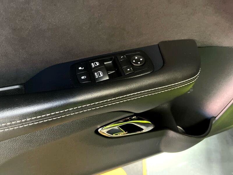 Used 2015 Dodge Challenger SRT Hellcat image 30