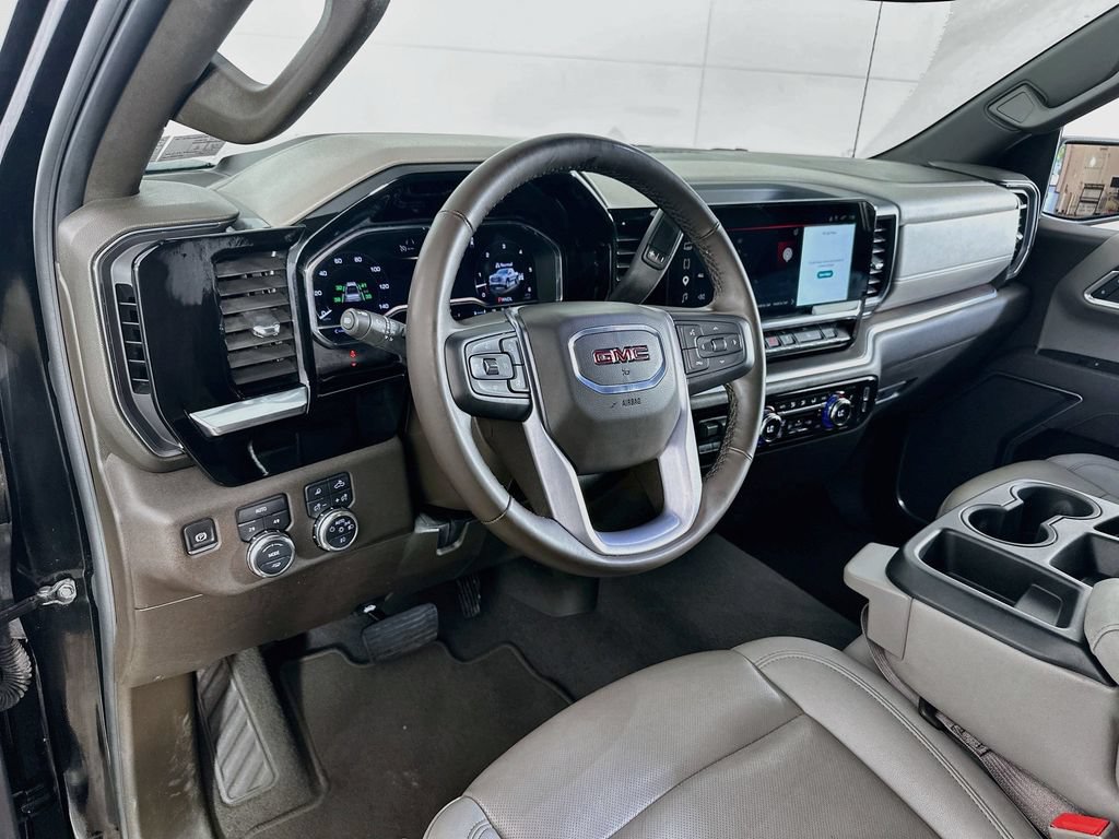 Used 2025 GMC Sierra 1500 SLT AWD/4WD image 22