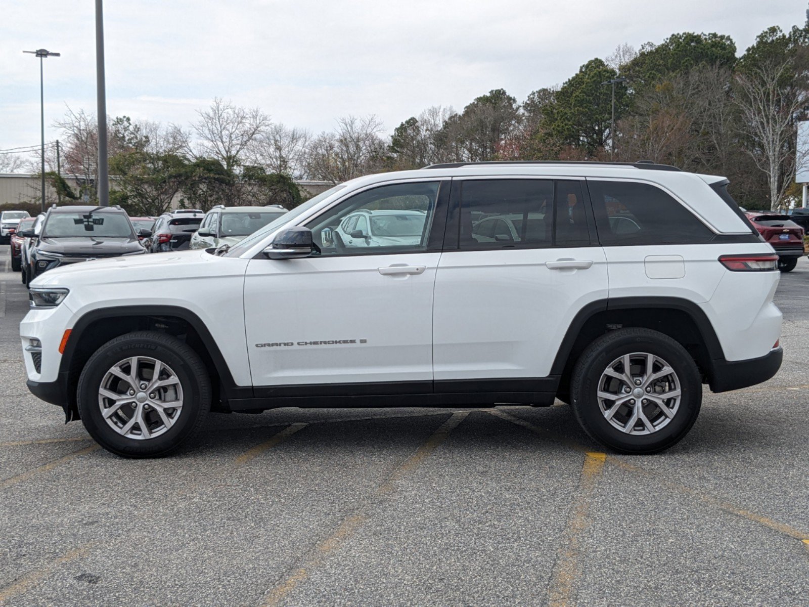 Used 2022 Jeep Grand Cherokee Limited image 7