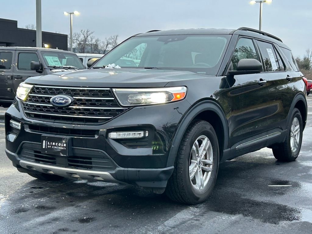 Used 2020 Ford Explorer XLT w/ Equipment Group 202A image 3