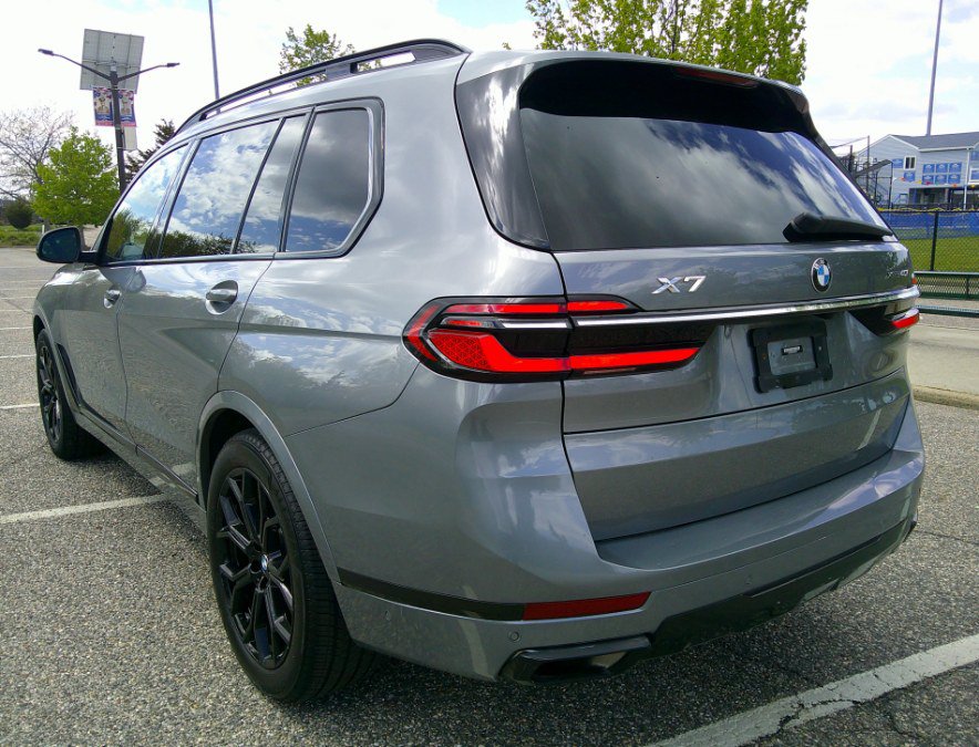 Used 2023 BMW X7 xDrive40i AWD/4WD image 47