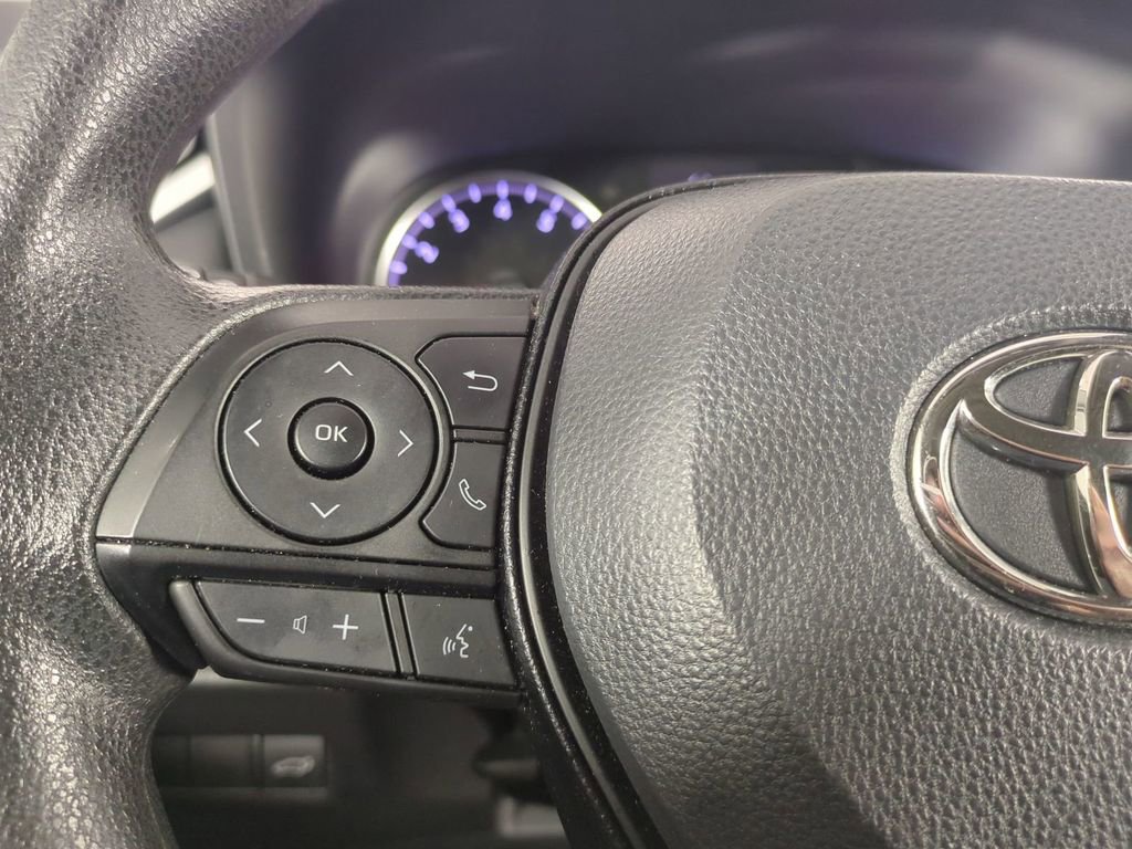 Used 2021 Toyota RAV4 XLE image 31