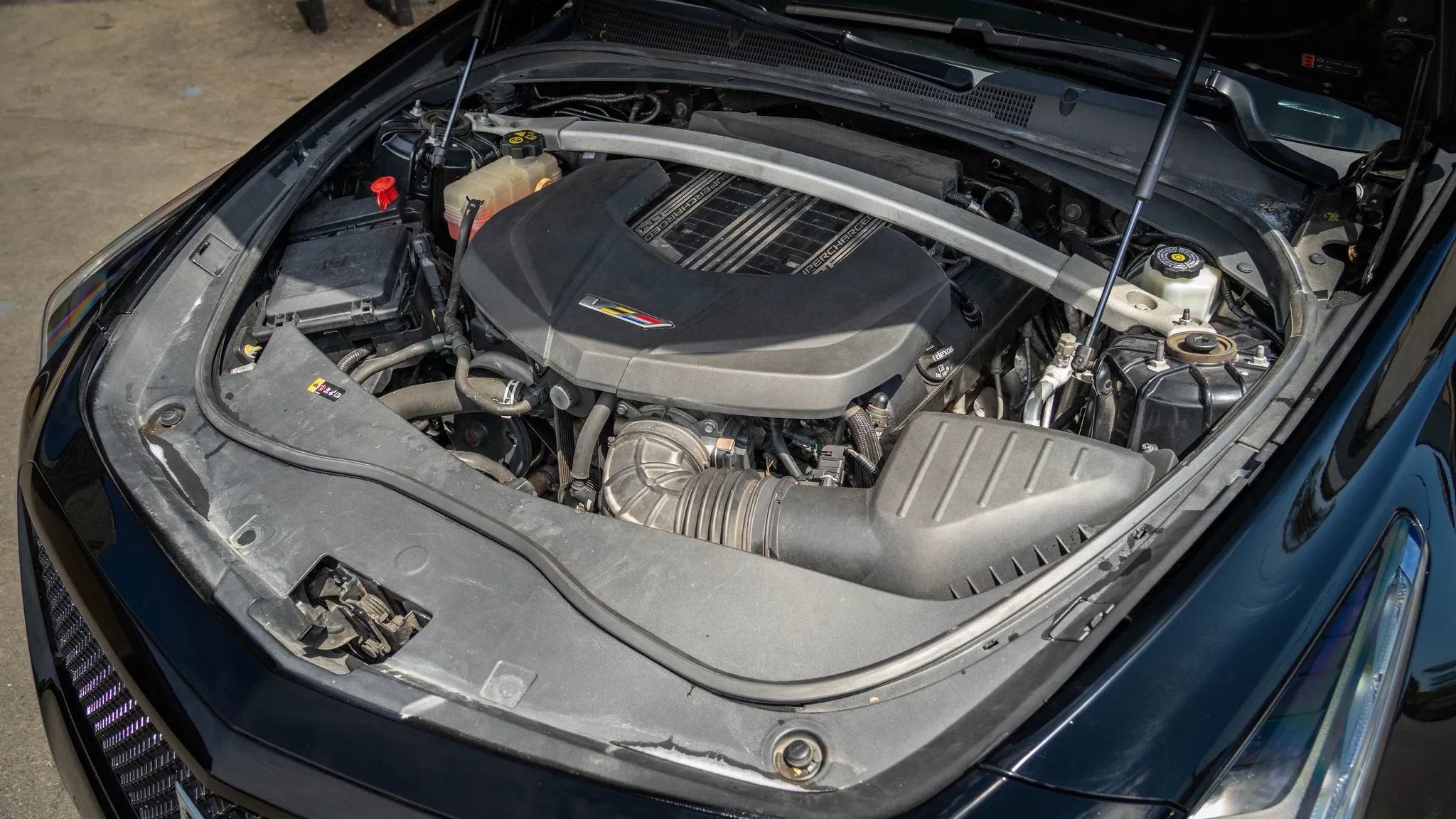 Used 2018 Cadillac CTS V w/ Luxury Package RWD image 19