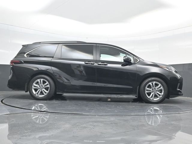 Used 2022 Toyota Sienna XSE AWD/4WD image 54