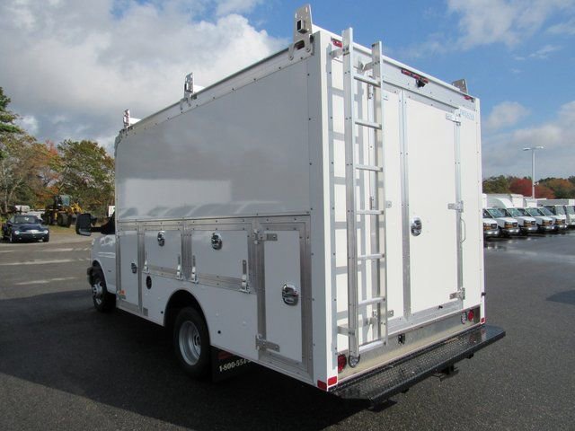 New 2025 GMC Savana 3500 w/ Power Convenience Package image 6