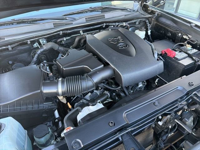 Used 2022 Toyota Tacoma TRD Sport AWD/4WD image 24