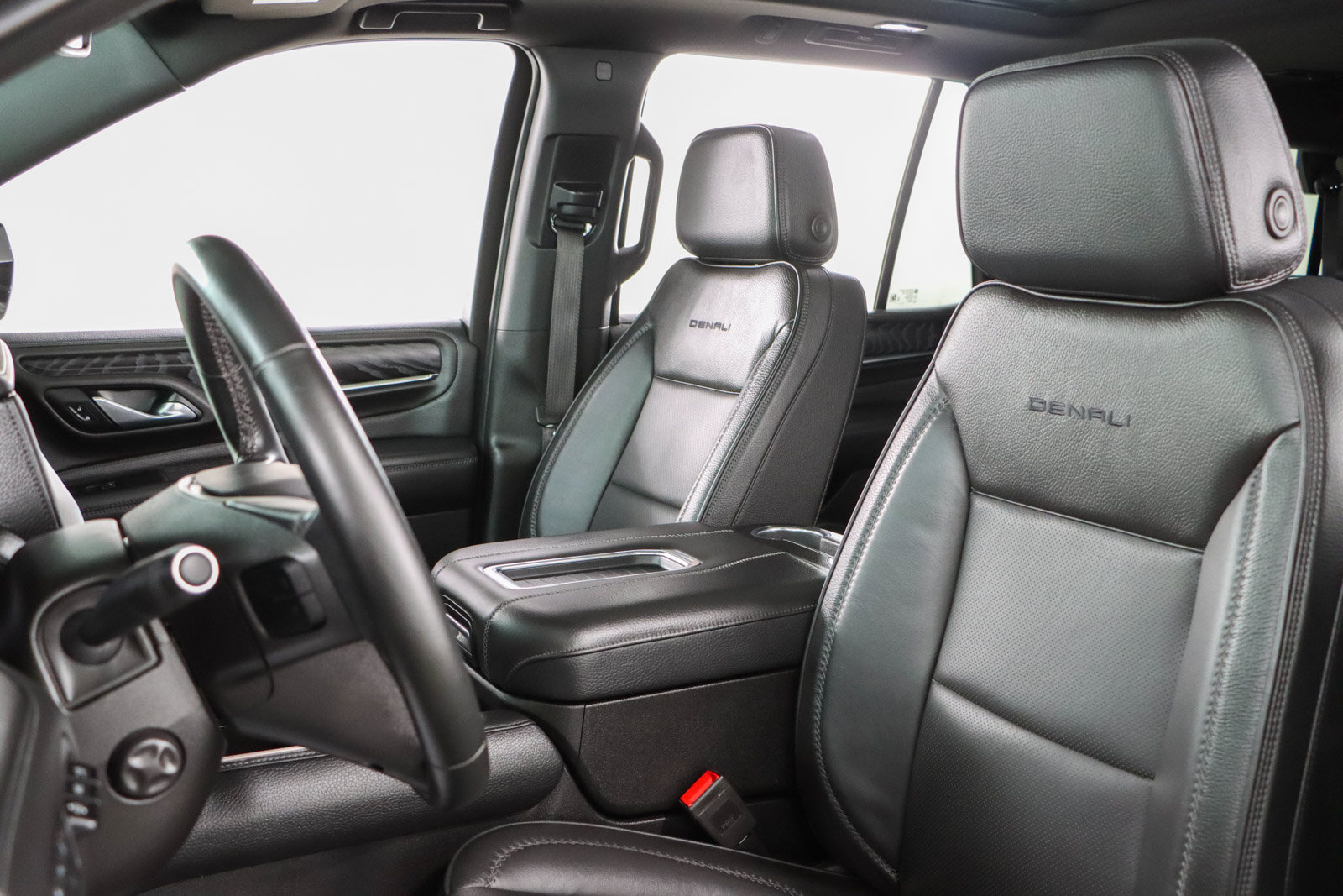 Used 2023 GMC Yukon Denali AWD/4WD image 27