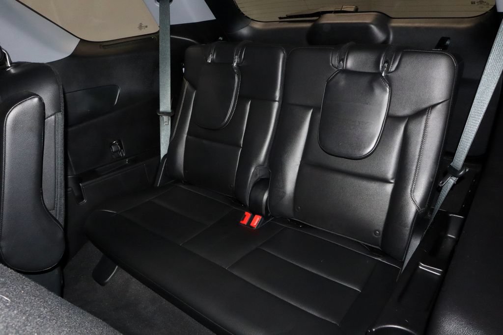 Used 2021 Ford Explorer XLT w/ Equipment Group 202A AWD/4WD image 23