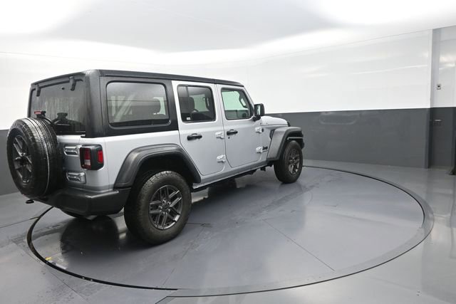 Used 2024 Jeep Wrangler Unlimited Sport AWD/4WD image 12