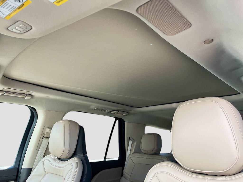 Used 2024 Lincoln Navigator Reserve AWD/4WD image 23