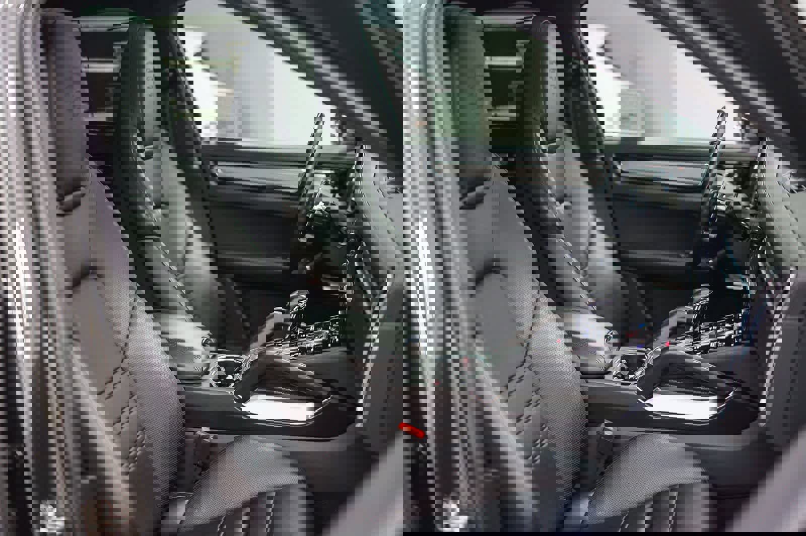 Used 2022 Porsche Cayenne Turbo image 18